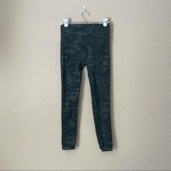 SPANX look at me now seamless camo leggings - Picture 3 of 7